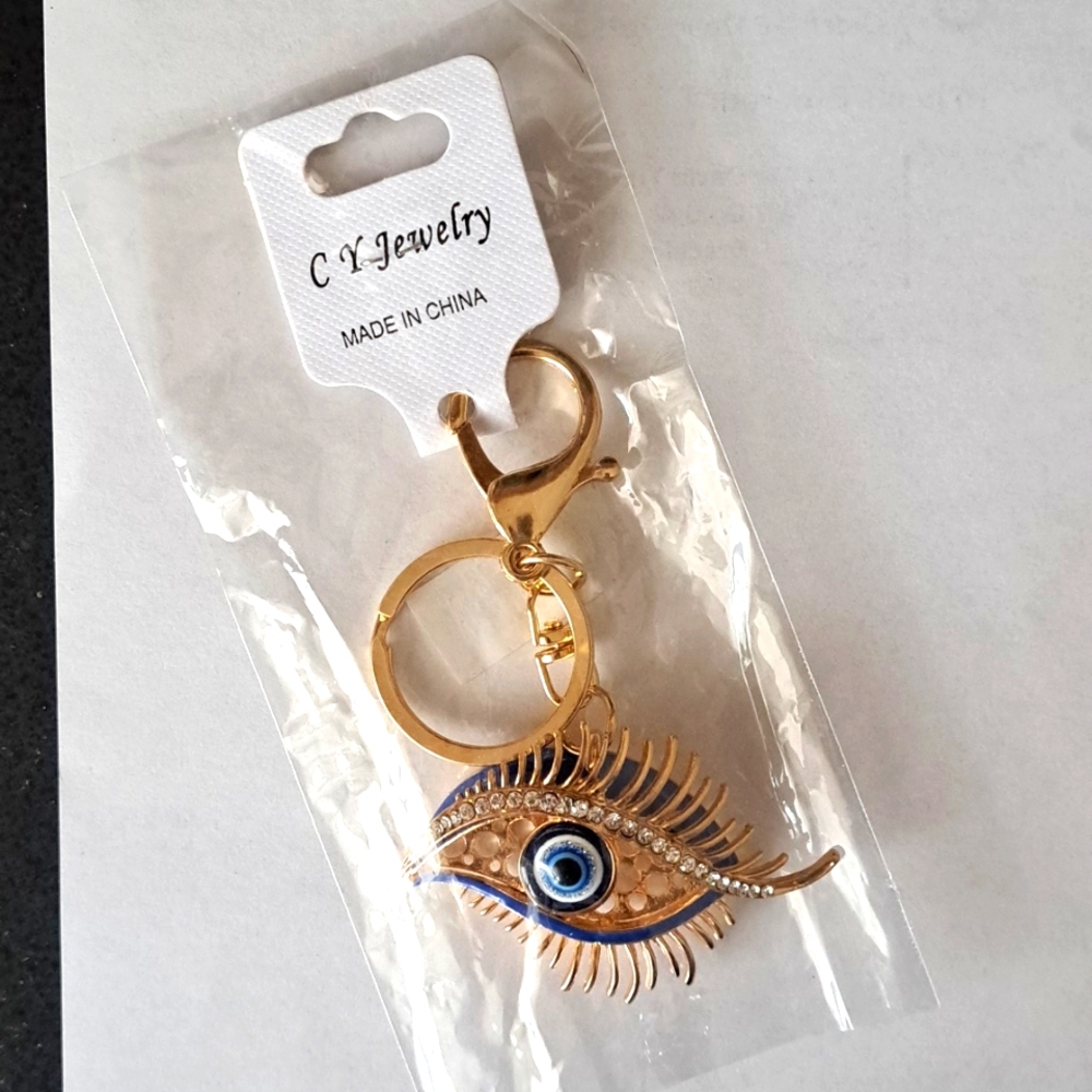 Cute Blue Eye Keychain - Picture 4 of 4